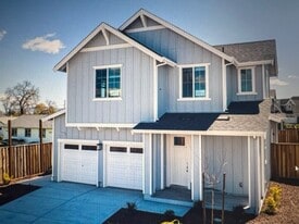 2076 Landen Ln in Santa Rosa, CA - Building Photo