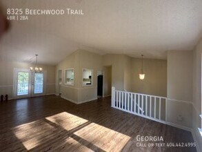 8325 Beechwood Ct in Riverdale, GA - Foto de edificio - Building Photo