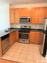 13 Hughes Cir in Sayreville, NJ - Building Photo - Building Photo