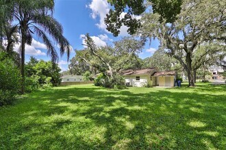 105 N Kingsway Rd in Seffner, FL - Building Photo - Building Photo