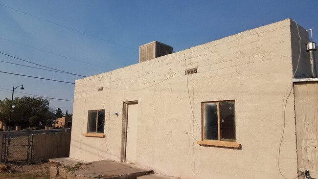 720 E Hadley Ave in Las Cruces, NM - Building Photo - Building Photo