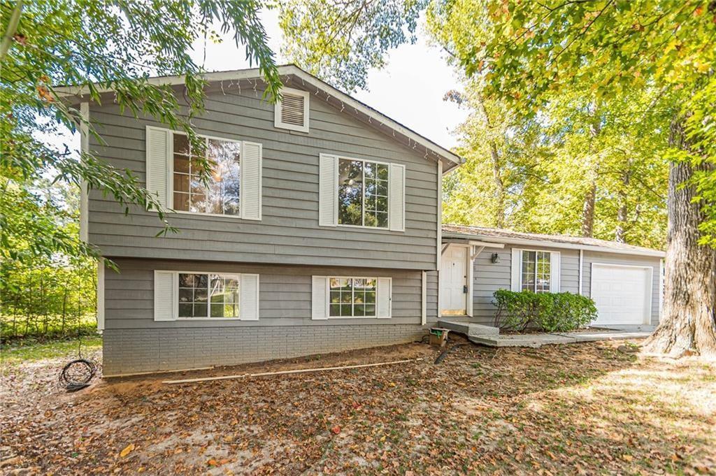 806 Houndstooth Trail NW in Lilburn, GA - Building Photo
