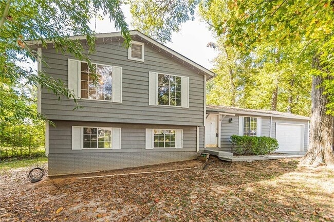 806 Houndstooth Trail NW in Lilburn, GA - Building Photo - Building Photo