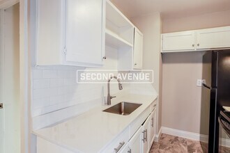 5033 Euclid Ave in Kansas City, MO - Building Photo - Building Photo