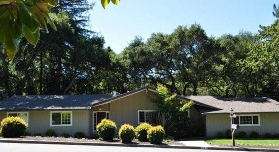property at 693 Glorietta Blvd