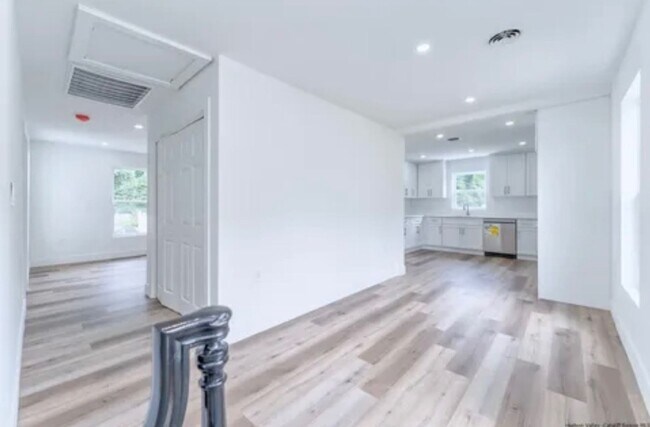 520 Delaware Ave in Kingston, NY - Building Photo - Building Photo