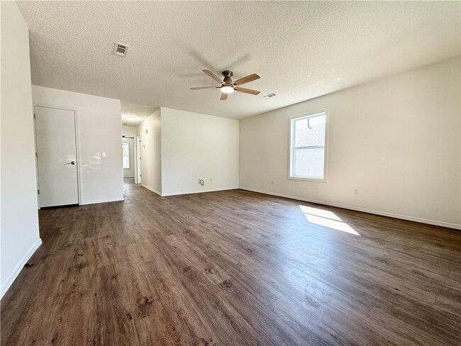 5905 Sara St in Fayetteville, AR - Building Photo - Building Photo