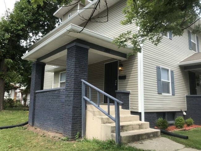 property at 1102 N Parker Ave