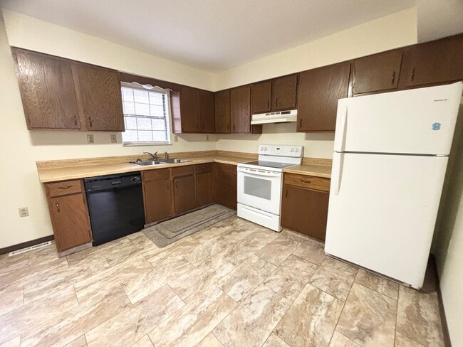 528 Broadway Ave in Bridgeport, WV - Building Photo - Building Photo