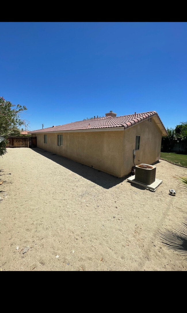 13205 Santa Ysabel Dr in Desert Hot Springs, CA - Building Photo - Building Photo