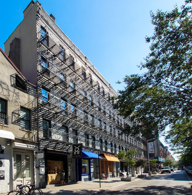 268 Elizabeth St in New York, NY - Building Photo - Building Photo