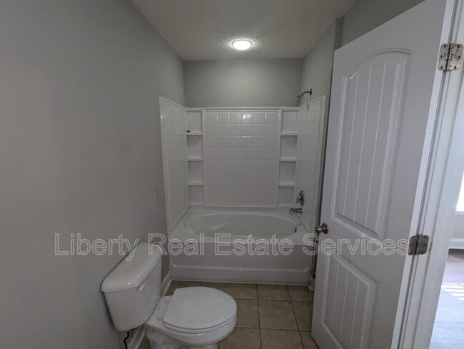 407 Bradwell St in Hinesville, GA - Building Photo - Building Photo