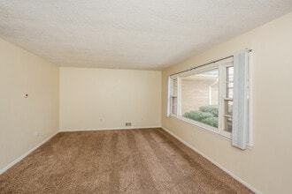 709 Ernie Lu Ave in Anderson, IN - Building Photo - Building Photo