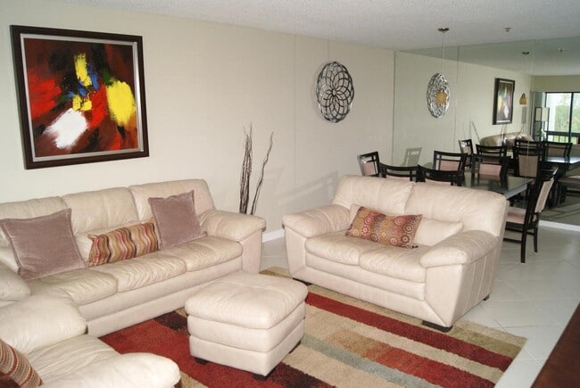 3000 Presidential Way in West Palm Beach, FL - Building Photo - Building Photo