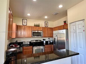 11389 NW 87th Ln in Medley, FL - Building Photo