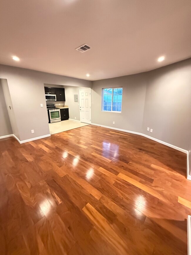 5010 3rd Ave, Unit 5010