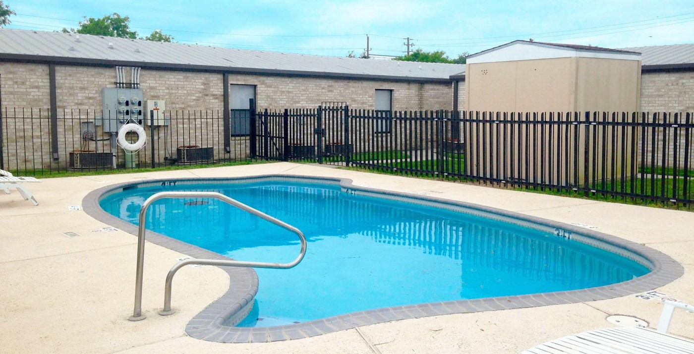 Northwest Terrace in Corpus Christi, TX - Building Photo