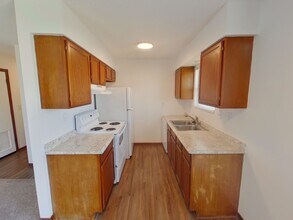 3239 S Illinois St in Wichita, KS - Building Photo - Building Photo