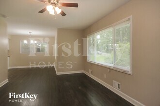 1855 Shamrock Dr in Decatur, GA - Building Photo - Building Photo