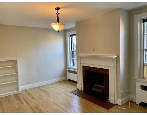 82 Mount Vernon St, Unit 41 in Boston, MA - Building Photo - Building Photo