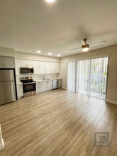 7082 Woodmont Way in Tamarac, FL - Building Photo - Building Photo