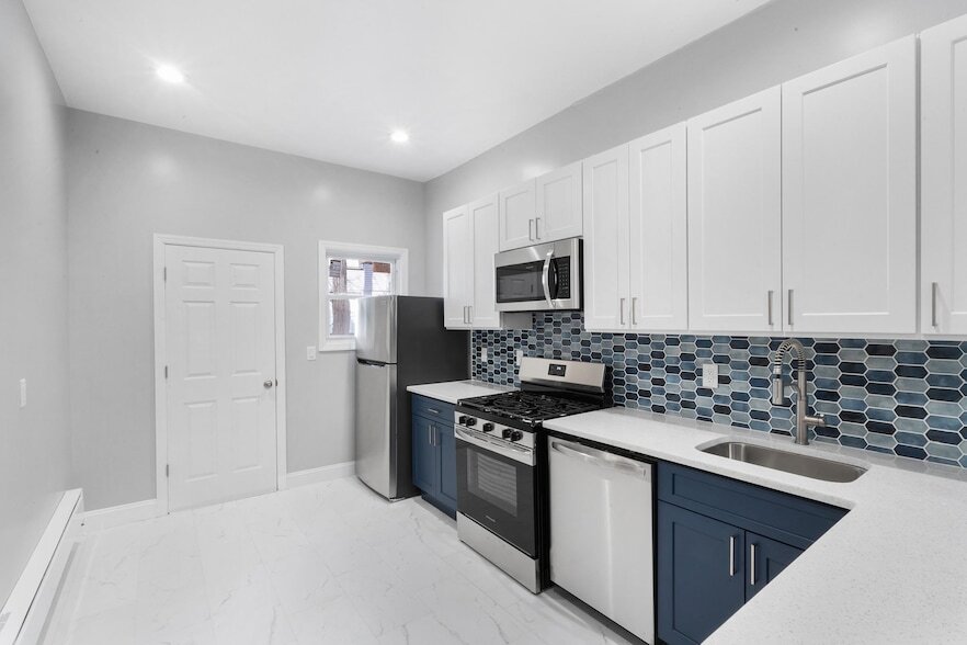 2769 John F. Kennedy Blvd in Jersey City, NJ - Building Photo