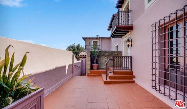 3306 Waverly Dr in Los Angeles, CA - Building Photo - Building Photo