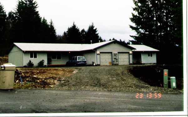 16514-16516 72nd Ave. Ct E in Puyallup, WA - Building Photo