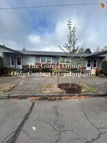 3423-3435-3435 SE 78th Ave in Portland, OR - Building Photo