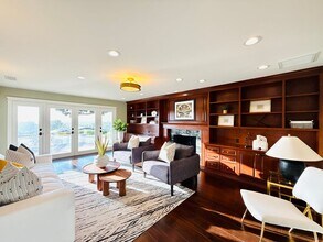 2839 Carob St in Newport Beach, CA - Building Photo - Building Photo