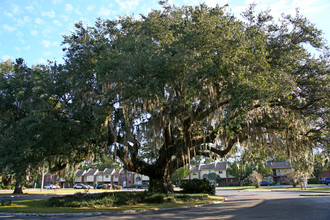 The Residences at Whispering Pines in Tallahassee, FL - Foto de edificio - Building Photo