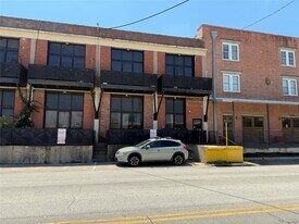 915 N San Jacinto St in Houston, TX - Building Photo