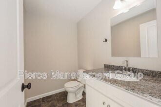 6-21 Clarendon Way in Manchester, NH - Building Photo - Building Photo