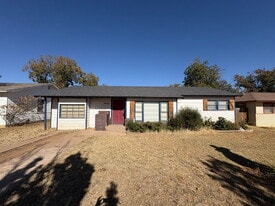 2604 44th St in Lubbock, TX - Building Photo