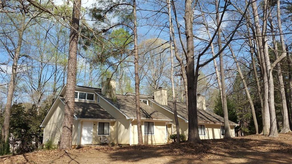 966 Amberly Dr in Norcross, GA - Building Photo