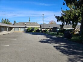 908 Delta Ave, Unit unit 5 in Marysville, WA - Building Photo