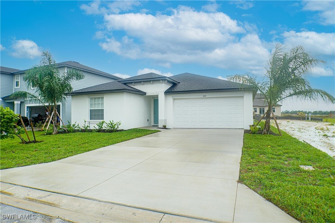 4110 Etna Ct in North Fort Myers, FL - Foto de edificio