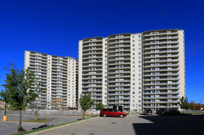 Wilson Place II in Kitchener, ON - Building Photo - Building Photo