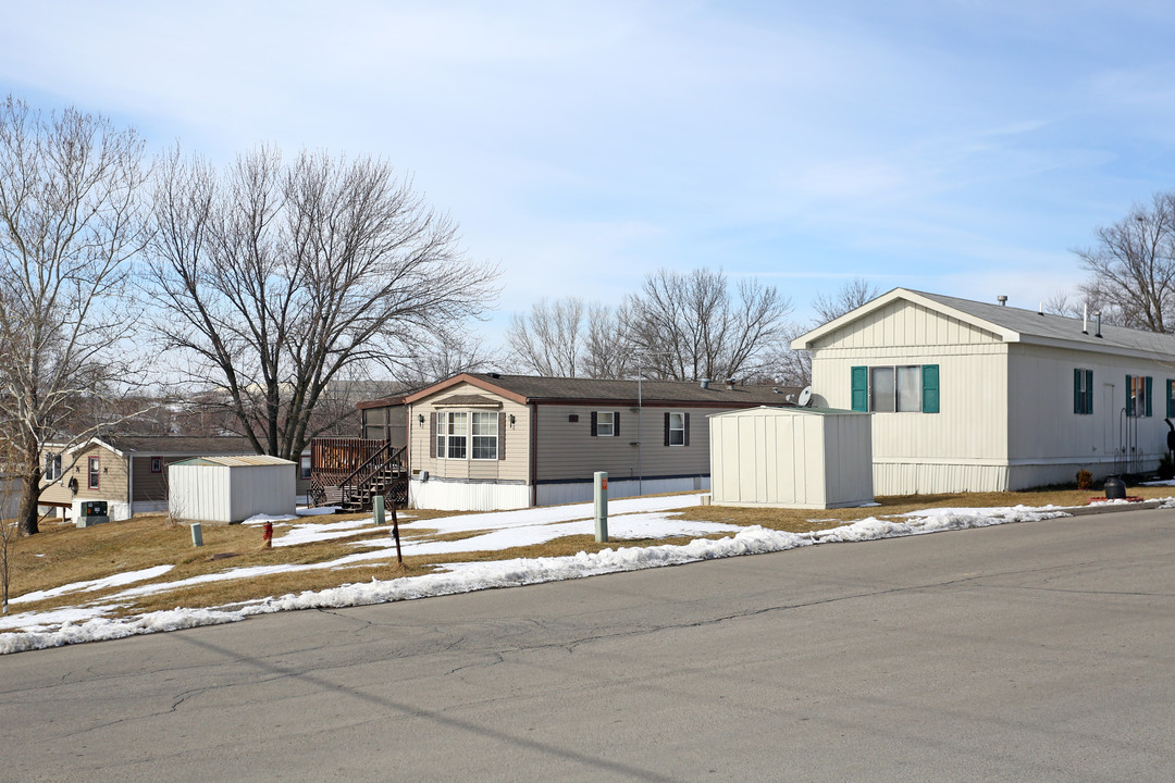 The Meadows in Des Moines, IA - Building Photo