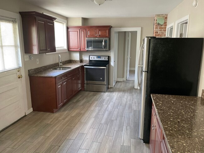 222 N Cherry St in Wallingford, CT - Building Photo - Building Photo