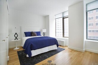 1 Hanover Square, Unit 21R in New York, NY - Building Photo - Building Photo