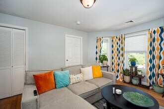 90 Safford St in Quincy, MA - Building Photo - Building Photo