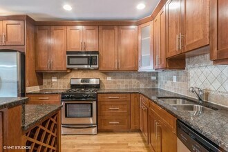 2904 W Belmont Ave in Chicago, IL - Building Photo - Building Photo