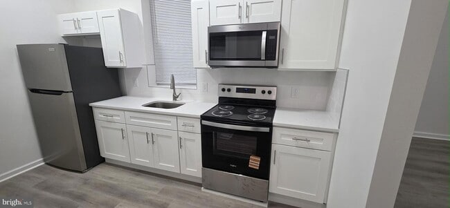 2233 N 16th St, Unit 2ND FL in Philadelphia, PA - Foto de edificio - Building Photo