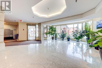 712-2466 EGLINTON Ave in Toronto, ON - Building Photo - Building Photo