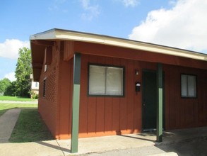 Monticello Apartments in Austin, TX - Building Photo - Building Photo