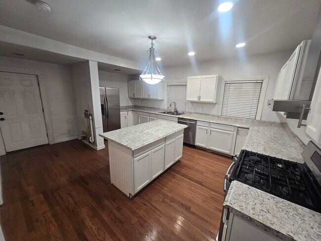 380 Grafton St in Worcester, MA - Building Photo - Building Photo