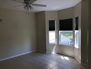 2801 Chancellorsville Dr, Unit 725 in Tallahassee, FL - Building Photo - Building Photo