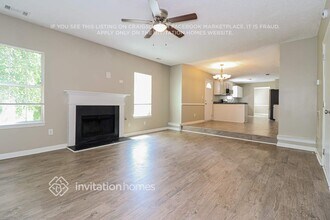 532 Carriage Walk Ln in Stone Mountain, GA - Building Photo - Building Photo