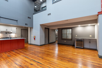 The Lofts on Jefferson in Toledo, OH - Building Photo - Interior Photo